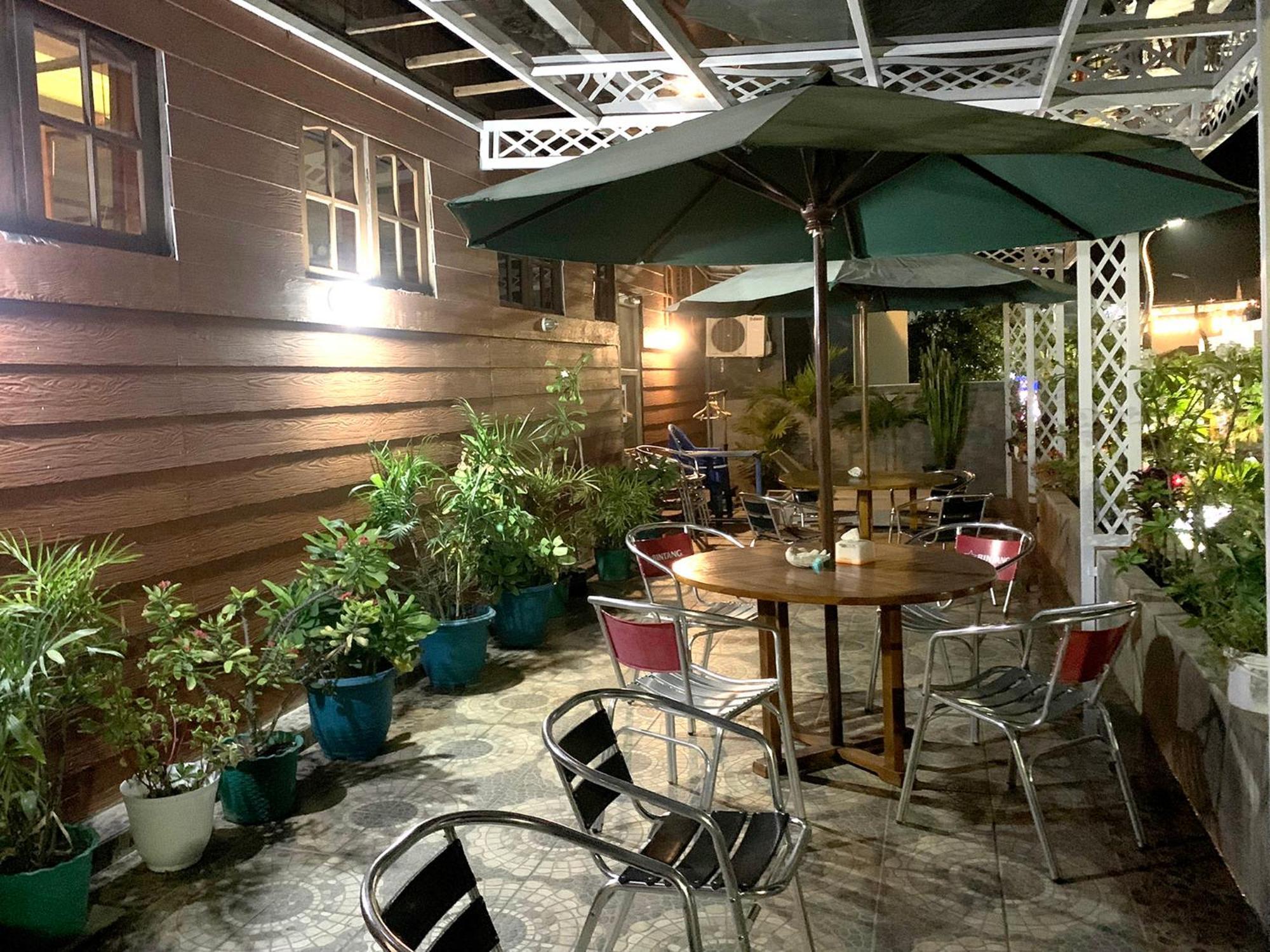 לבואן באג'ו Bajo Nature Backpackers מראה חיצוני תמונה